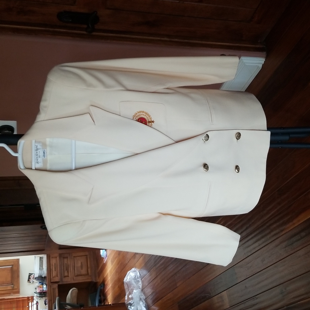Classy  Jones New York  Blazer.